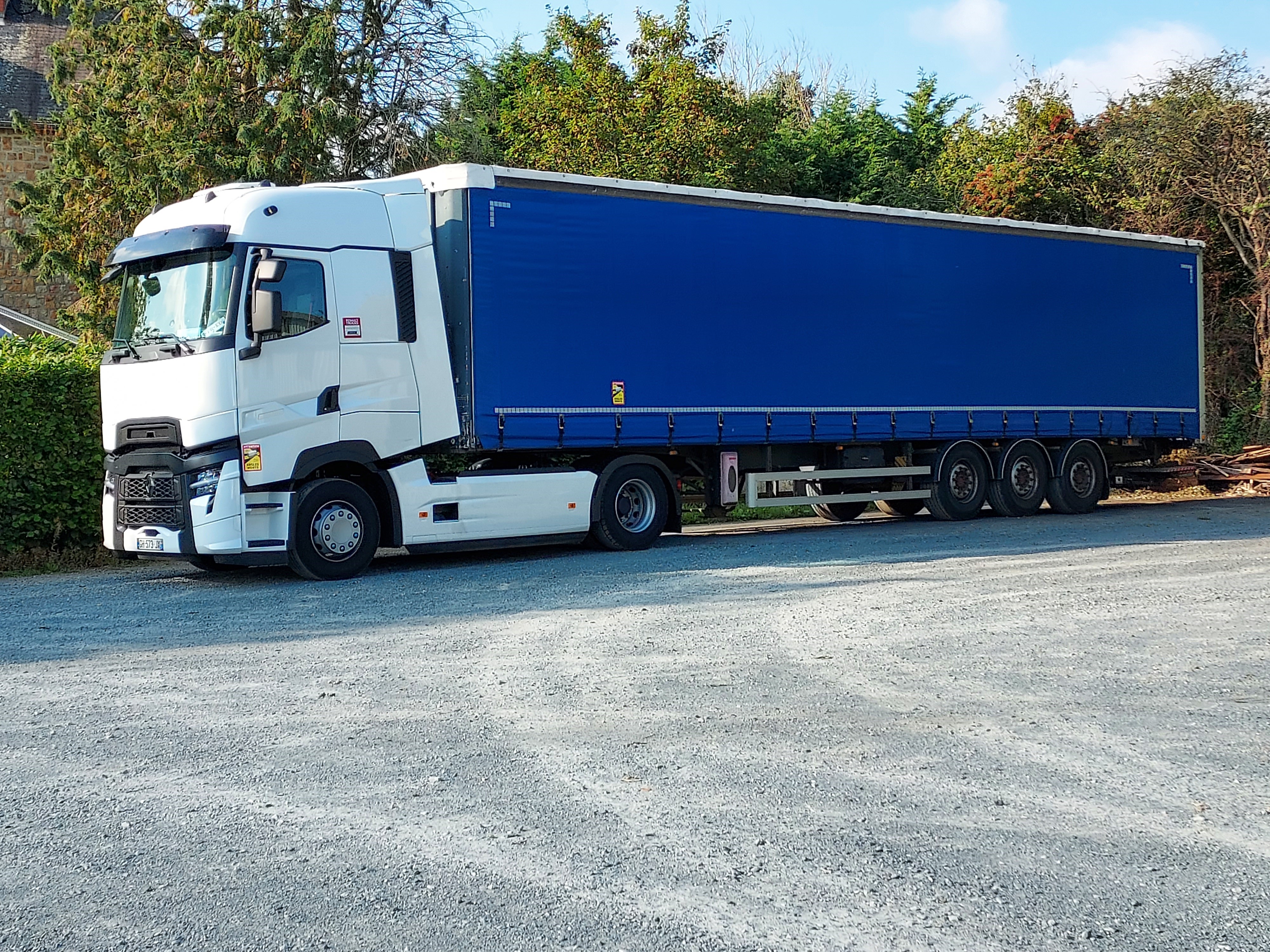 Tracteur T480 Transports Lemasle — vue de face